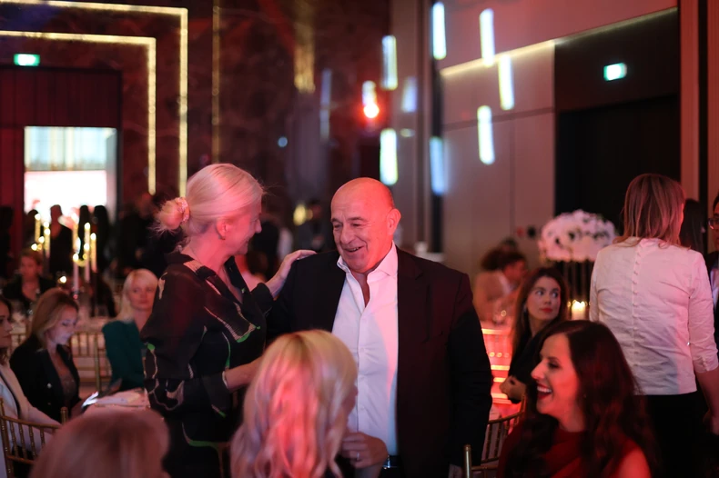 Ministarka Jelena Begović sa Vladimirom Đukićem, direktorom KBC "Dragiša Mišović"