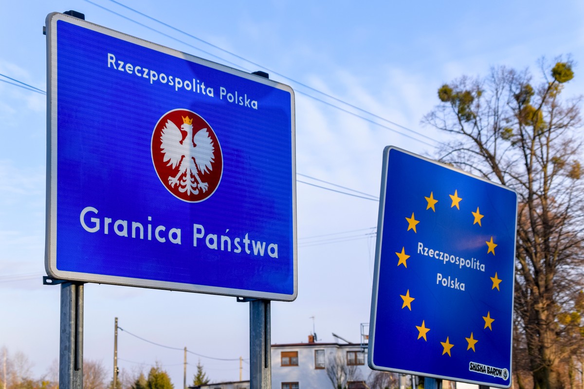 Republic,Of,Poland,Border,Sign,With,Polish,Inscription,Republic,Of