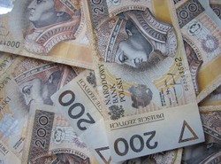 Rząd musi pożyczyć 200 miliardów