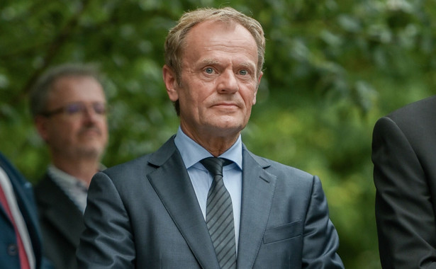 Tusk: Rządzący kupili mniej respiratorów niż zbudowano orlików