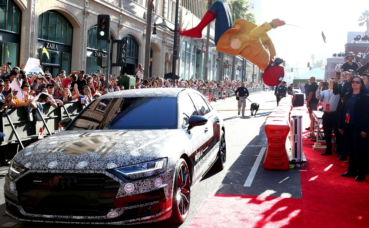 Audi A8 nowej generacji pierwszy raz odkrywa karty na premierze Spidermana. Jak wygląda? [MAMY WIDEO i ZDJĘCIA]