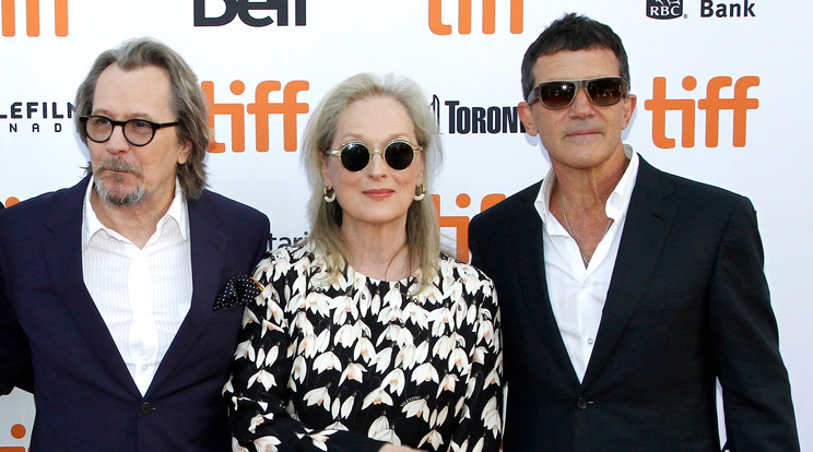 A film főszereplői, Gary Oldman és Antonio Banderas Meryl Streeppel a Torontoi Filmfesztiválon / Fotó: Northfoto