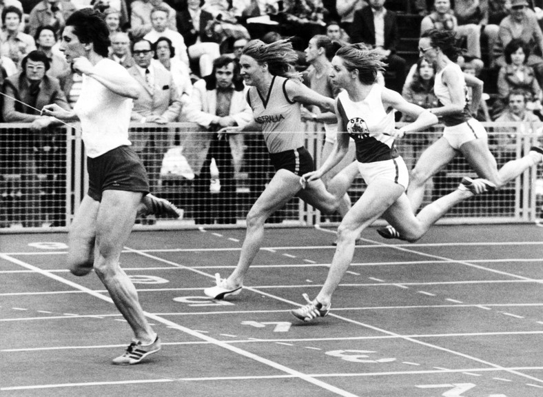 Irena SzewiÅ„ska wygrywa bieg na 100 m podczas zawodÃ³w we Frankfurcie (1974 r.) 