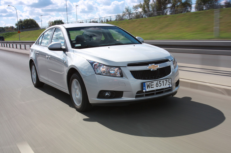 Chevrolet Cruze 1.8 LS - Sedan w stylu coupé?