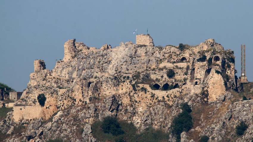Izraelska zastava se vijori na zamku Bofor | Foto: Reuters