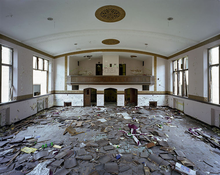 THE RUINS OF DETROIT FOT. YVES MARCHAND &amp; ROMAIN MEFFRE