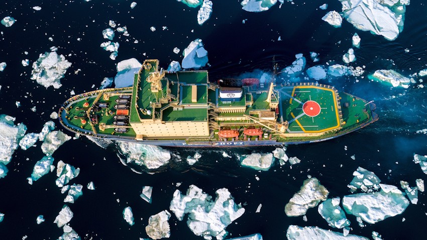 Ruta kroz Arktik značajno skraćuje put između Azije i Evrope, ali suočena je s izazovima klimatskih i logističkih faktora