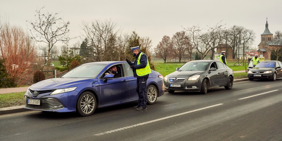 Kierowcy, który w momencie kontroli drogowej będzie miał 1,5 lub więcej promila alkoholu w organizmie, policja będzie mogła odebrać pojazd.