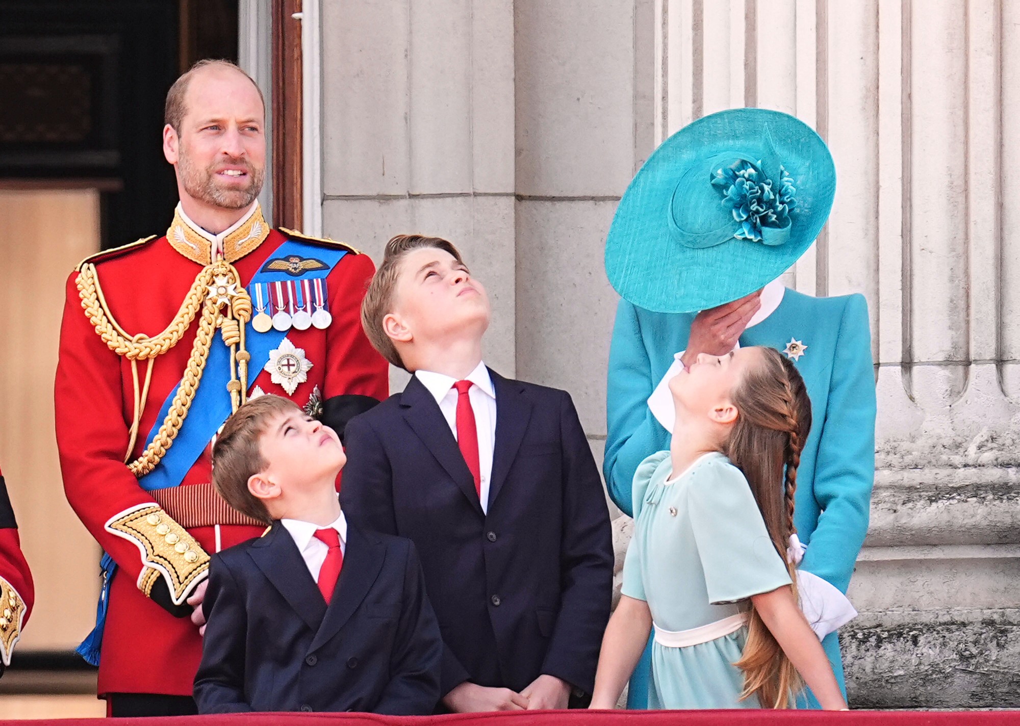 Vojenská prehliadka Trooping the Colour na počesť narodenín britského kráľa Karola III.: Princ William s rodinou.