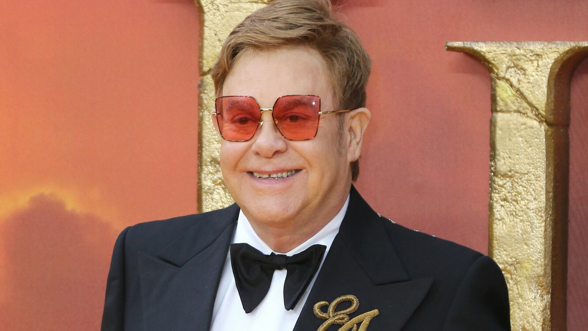 Elton John przygotowuje się do świąt. Zamieścił rozbrajający film z najbliższymi