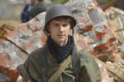 Musiał o roli w "Czasie honoru": Biegam z karabinem, są wybuchy, niesamowita zabawa