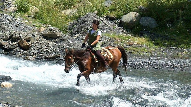 Gwiazda kabaretu nabiera sił za granicą do tanecznej walki