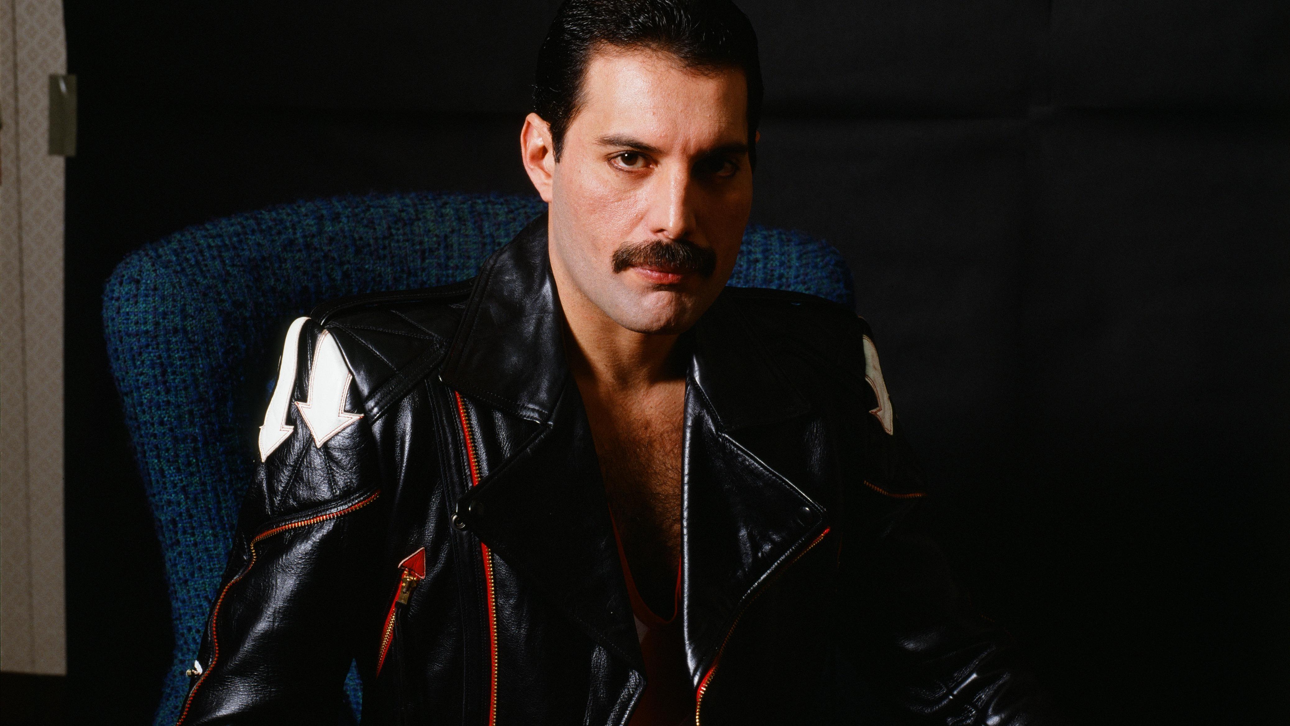 Freddie Mercury i jego największe namiętności: alkohol, kokaina, seks -  Plejada.pl