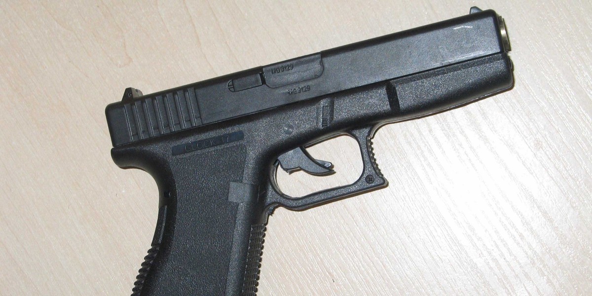 Pistolet zabawka