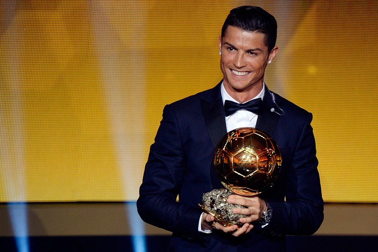 Cristiano Ronaldo Złotą Piłkę FIFA odbierał w asyście rodziny