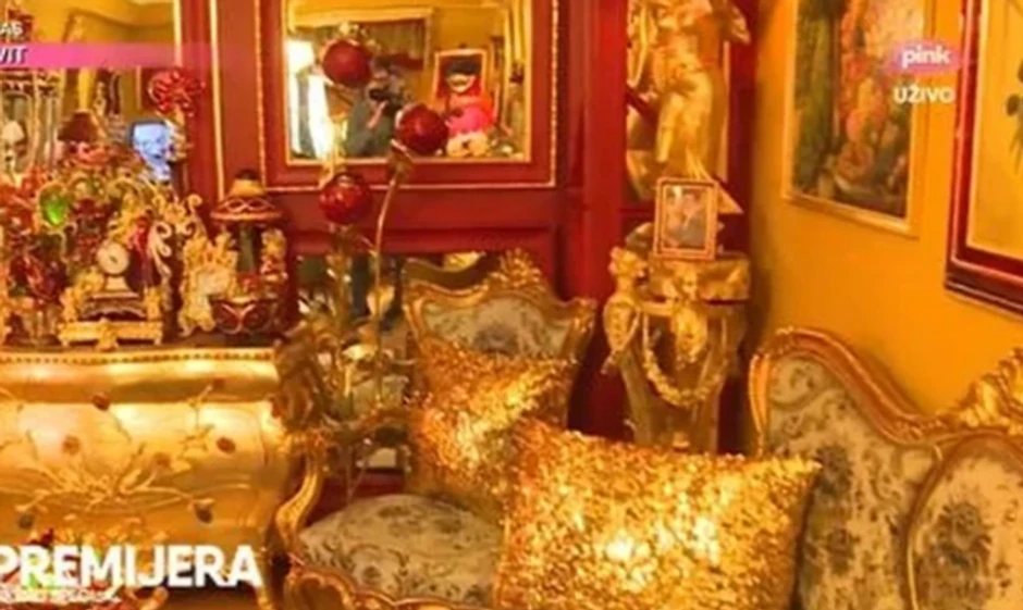 Vila našeg pevača sva u zlatu