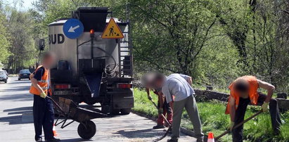 Łatają dziury, bo zaoszczędzili na zimie