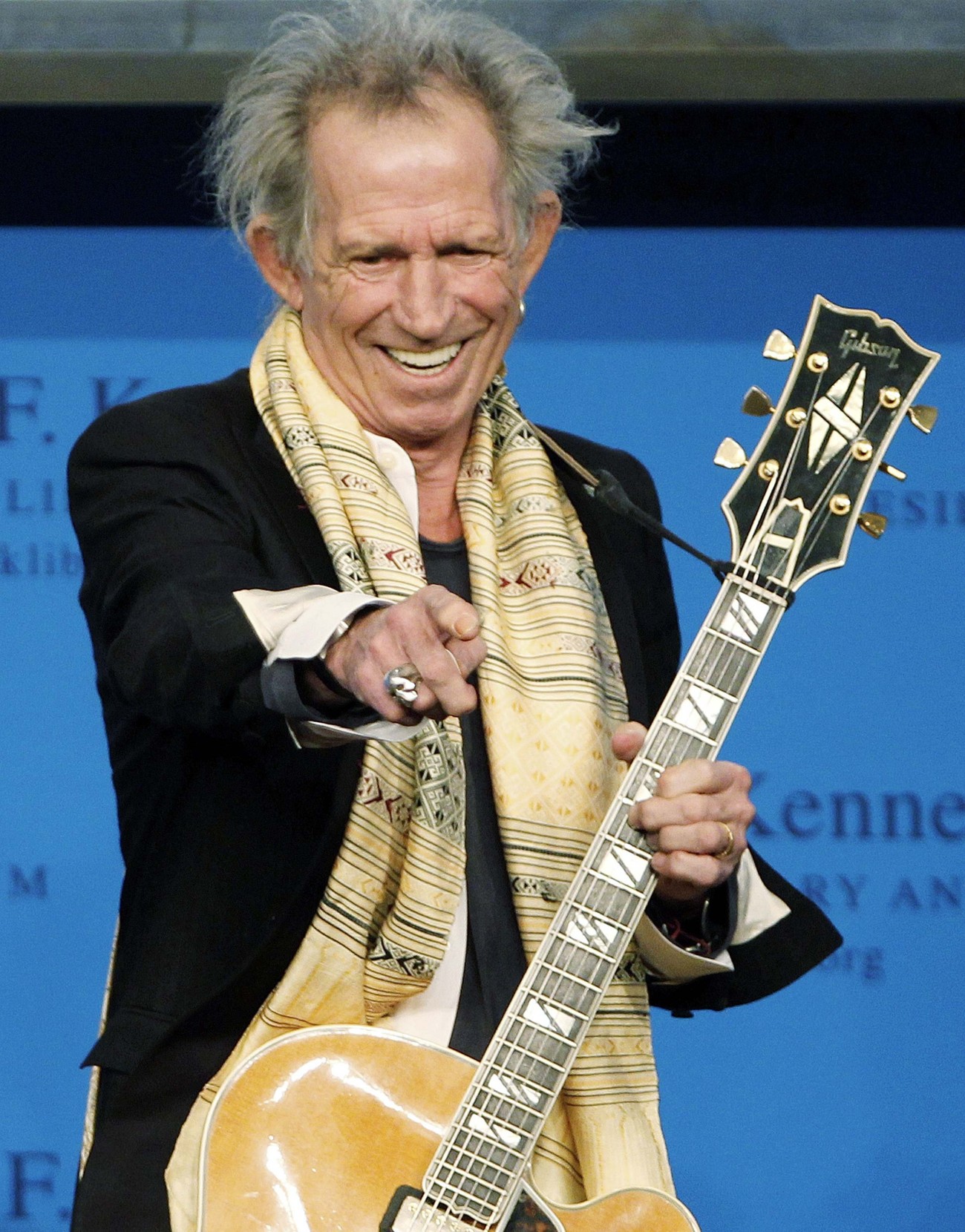 NEUNIŠTIVI GITARISTA 