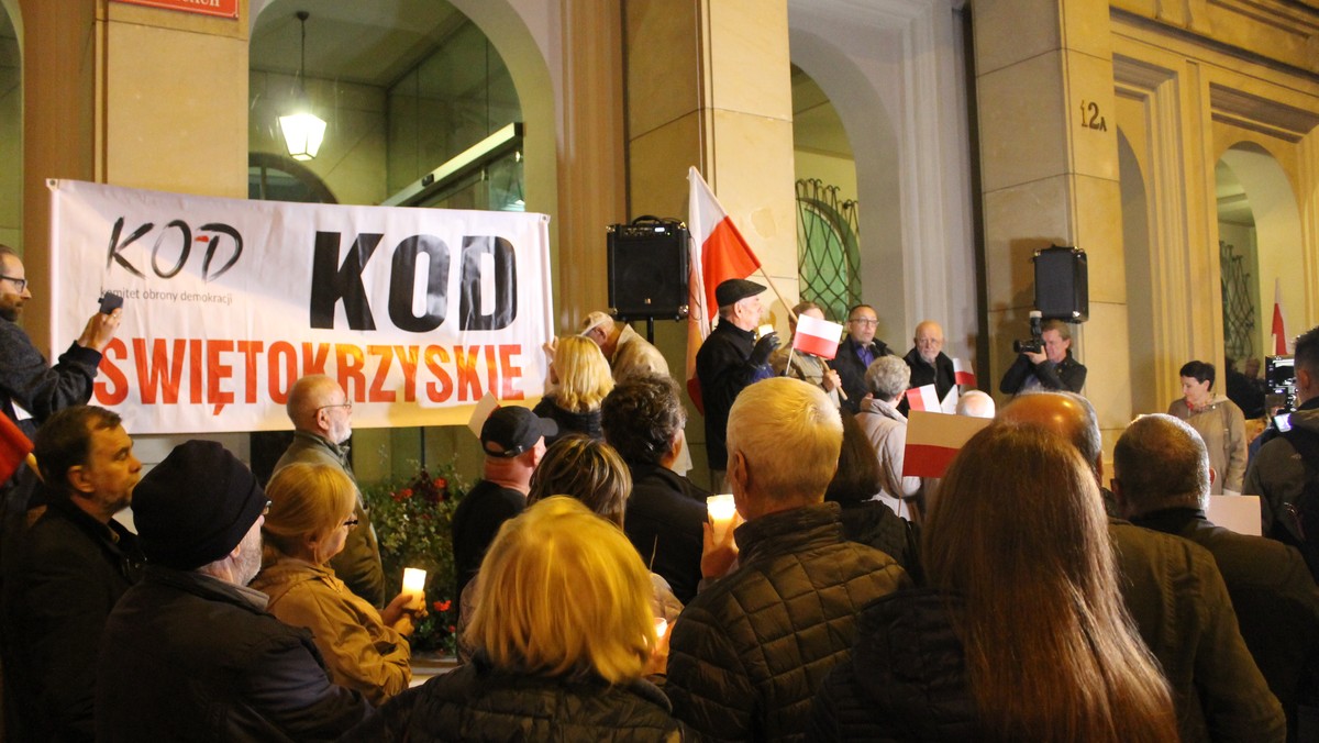 Kielce: protest KOD przed sądem