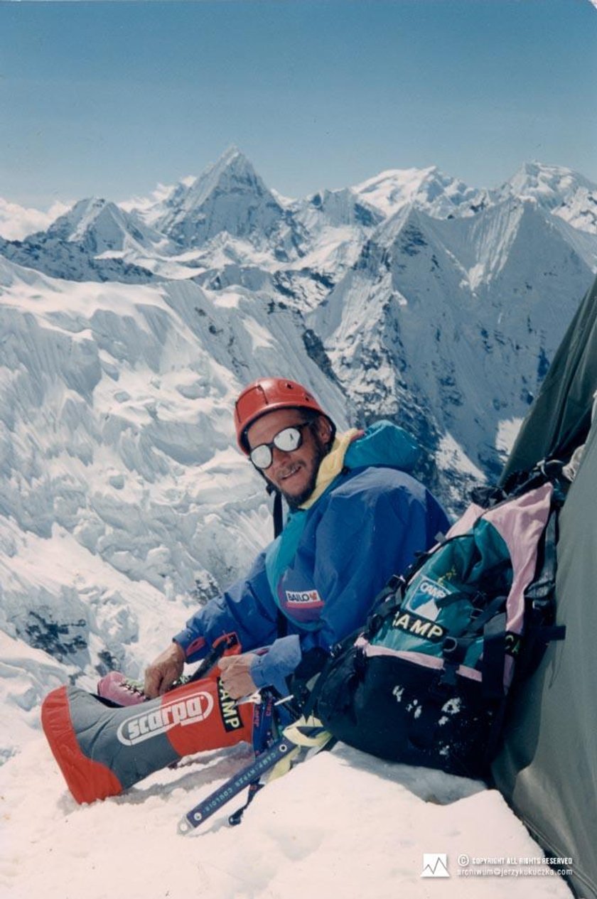 LHOTSE 1989 r. Wyprawa na Lhotse 1989. Kierownik wyprawy Jerzy Kukuczka. Próba wejścia nową drogą, p