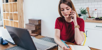 Minęło 14 miesięcy i rząd zabiera się za uregulowanie pracy zdalnej. Jest jeden problem!