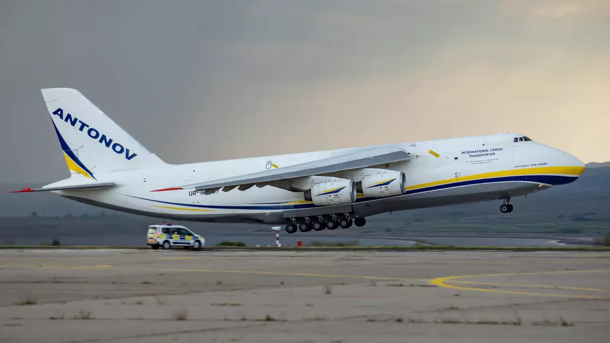 Na zdjęciu samolot Antonow An-124