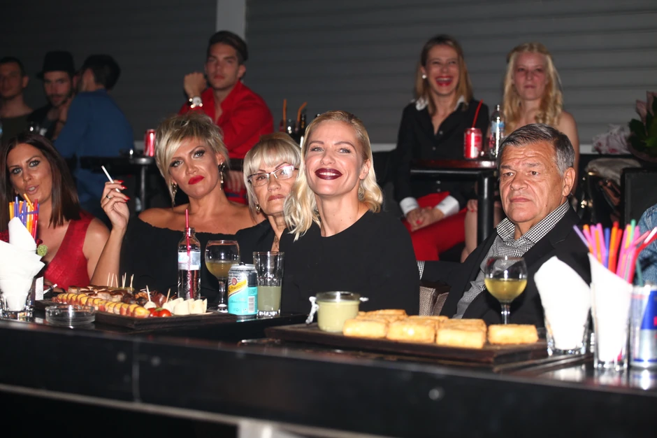 Roditelji i sestre Nataše Bekvalac