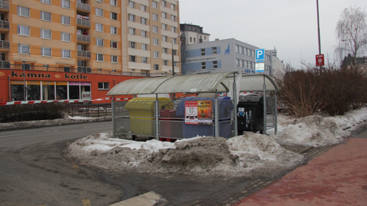 W czeskim Libercu na jednym ze śmietników znaleziono zwłoki noworodka. Czeska policja, która bada sprawę, prosi o pomoc wszystkie osoby, które pomogą odpowiedzieć na pytanie, kto porzucił ciało dziecka w śmietniku. Śledczy nie wykluczają, że matka noworodka może pochodzić z Polski.