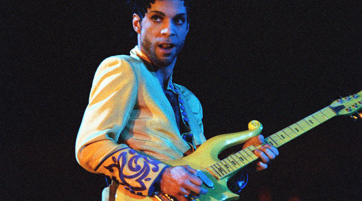 Prince a 80-as évek végén és a 90-es évek elején használta a sárga gitárt /Fotó: AFP