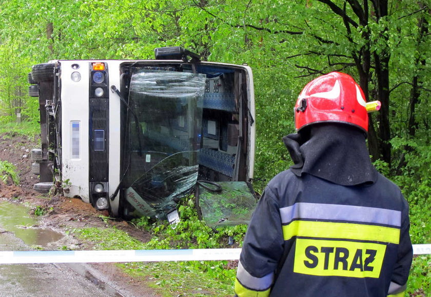 Wypadek autokaru z dziećmi w Białymstoku