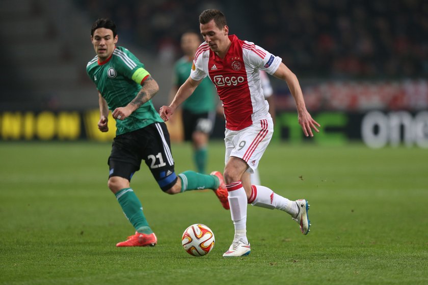 Legia- Ajax przy pustych trybunach. Milik zniesmaczony