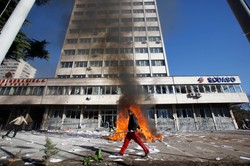 Płoną budynki rządowe w Sarajewie. MSZ ostrzega Polaków [AKTUALIZACJA]