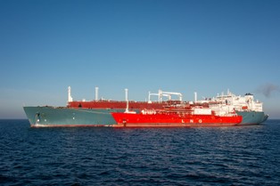 Iran liczy na pokój z USA? Rozważa czasowe wstrzymanie ruchu statków przez Ormuz