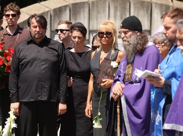 Sahranjena Olivera Katarina: Tužne slike na Novom groblju