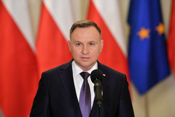 CBOS zauważył, że liderem rankingu zaufania niezmiennie pozostaje prezydent Andrzej Duda