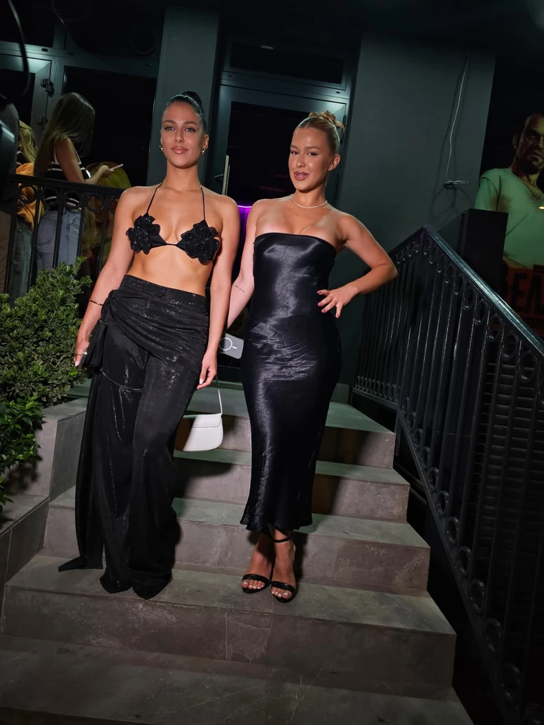 Mahrina u kupaćem kod Tanje Savić na promociji