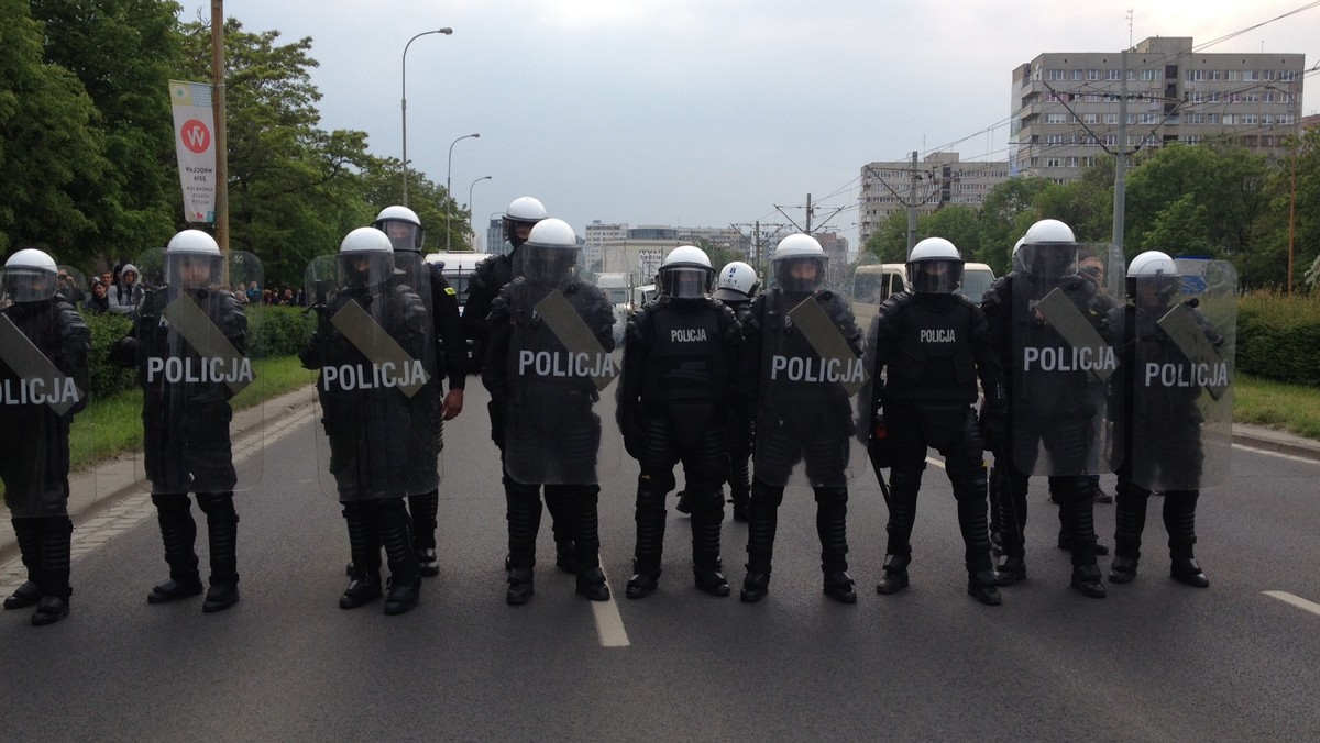 Inspektor Krzysztof Niziołek, były zastępca komendanta wojewódzkiego policji we Wrocławiu, został wiceprezesem Zakładu Usług Komunalnych w Strzegomiu. Informację tę jako pierwszy podał "Fakt".