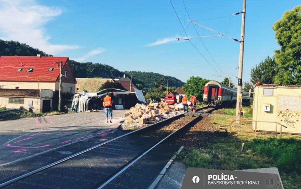 Polícia zrážku naďalej vyšetruje.