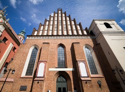 Protesty przed mszą za Jaruzelskiego. "Zdrajca!", "Patriotów chowano jak psy"