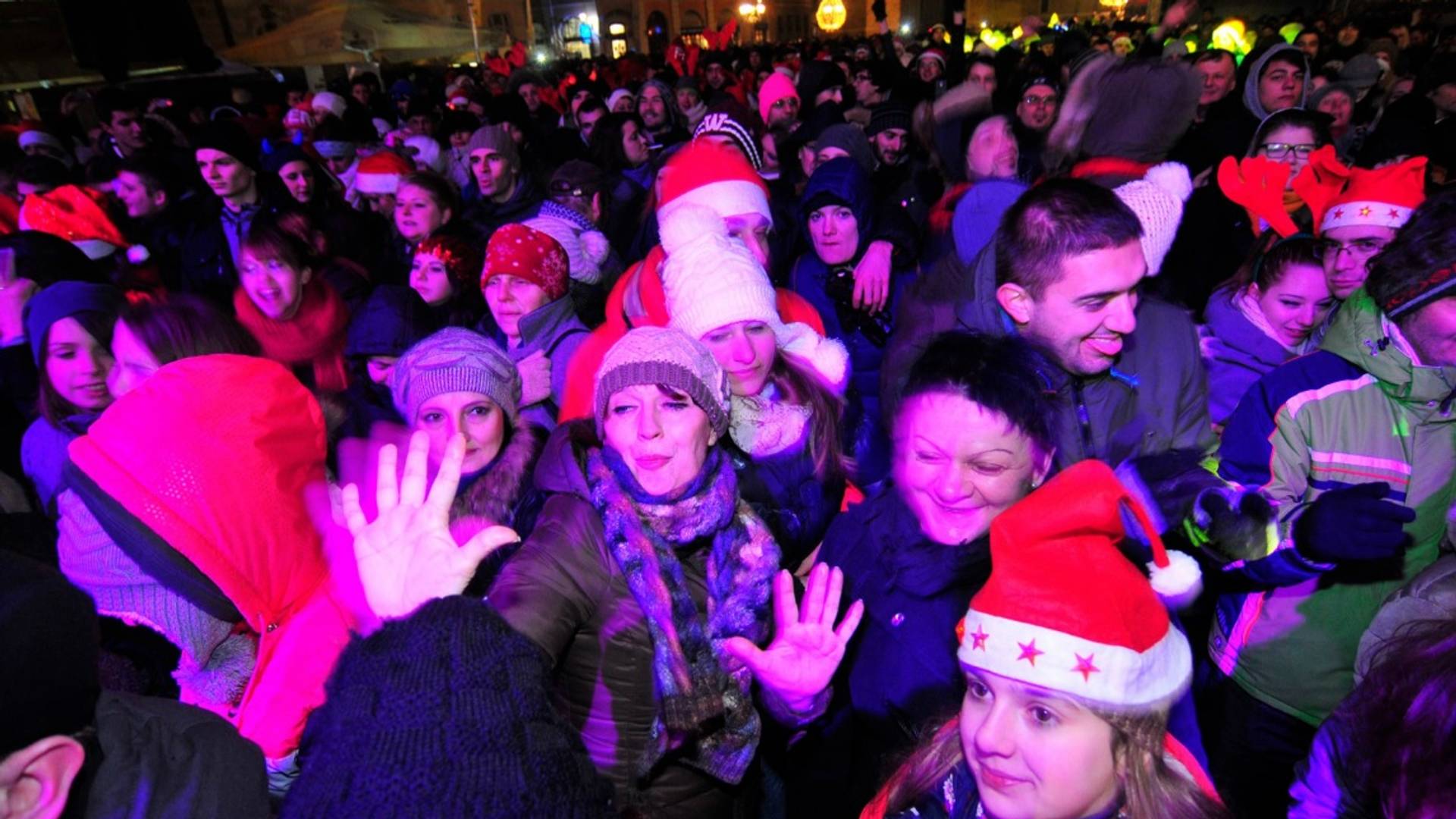 Posle Požege, i Novi Pazar odustao od dočeka - novac daju deci bez roditelja!