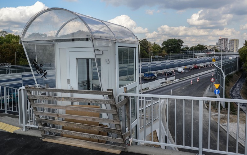 Operacja otwierania mostu Grota-Roweckiego w Warszawie ma rozpocząć się w najbliższy weekend.  <br><br>
fot. (zuz) PAP/Jakub Kamiński