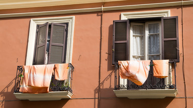 Rzym wprowadza zakaz wywieszania prania w oknach
