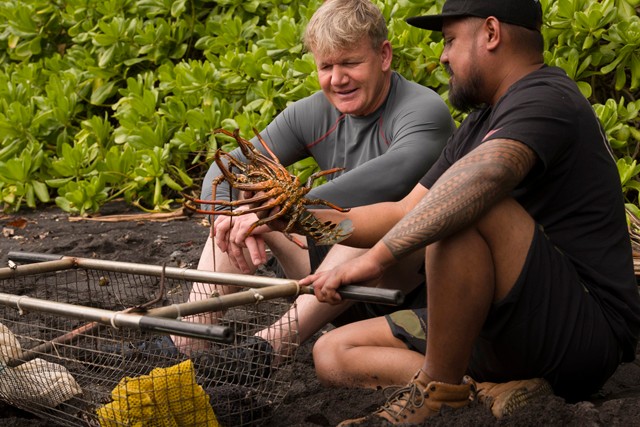 Gordon Ramsay bejárja a világot: őslakosok segítségével készít specialitásokat