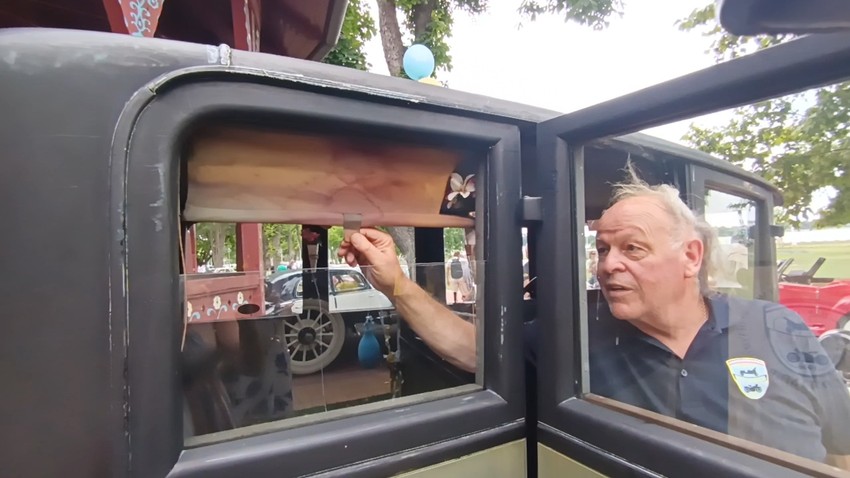 Automobil star 100 godina ima i roletne