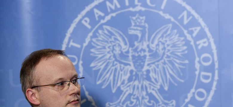 Teczki z domu Kiszczaka były częścią nielegalnego archiwum? Prokuratorzy IPN sprawdzają nowy trop