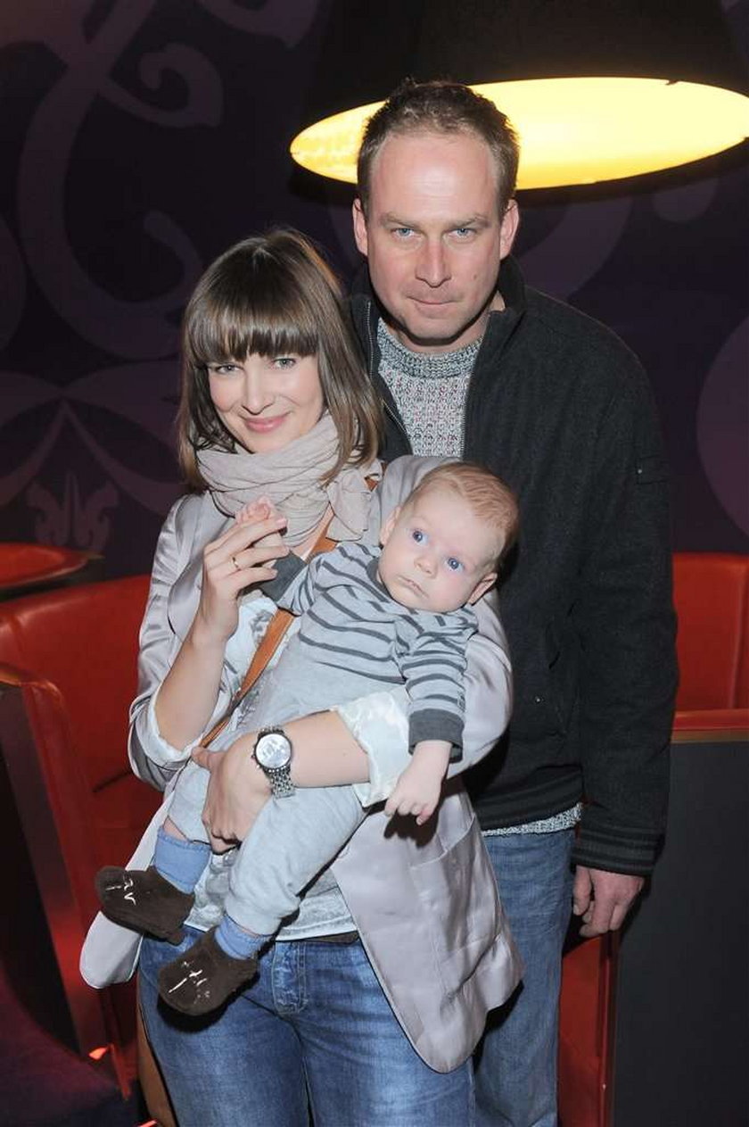 Marcin Perchuć ("Usta Usta") i jego żona Aneta Todorczuk-Perchuć ("Samo życie") pokazali światu swojego kilkutygodniowego synka Stasia