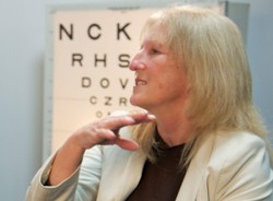 Znowu widzi. Przez sztuczne oko