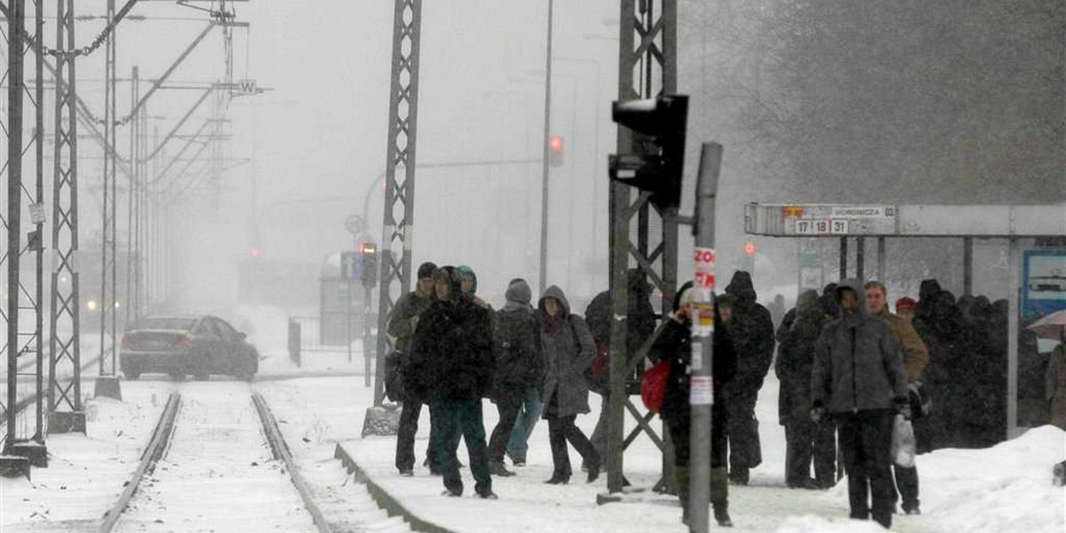 Śnieg sparaliżował miasto