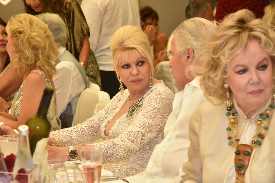 Ivana Trump na przyjęciu u przyjaciół w Saint-Tropez we Francji, 2018 r.