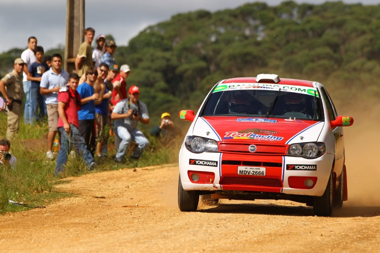 Rally de Curitiba 2010: pewne zwycięstwo Krisa Meeke, Juho Hänninen liderem IRC